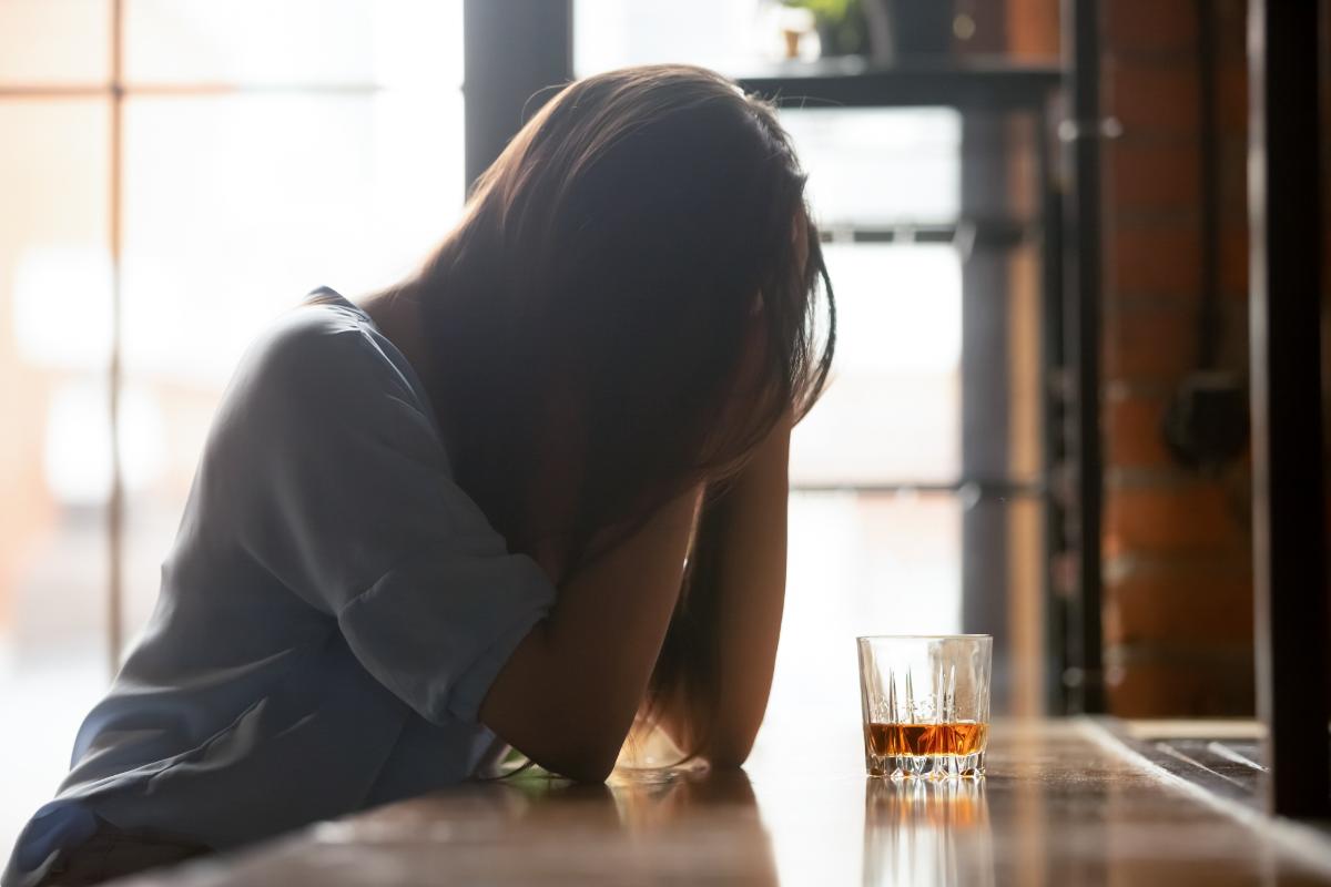 how alcohol abuse effects women