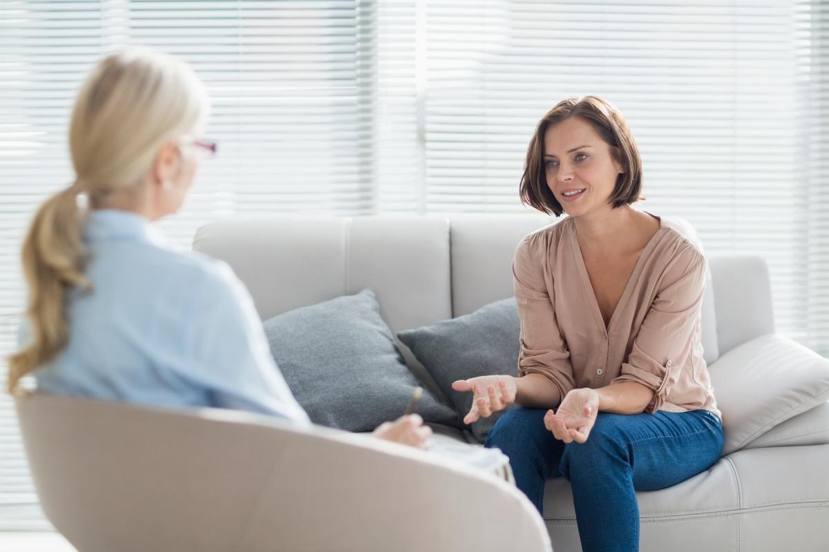 how does a dialectical behavior therapy program work